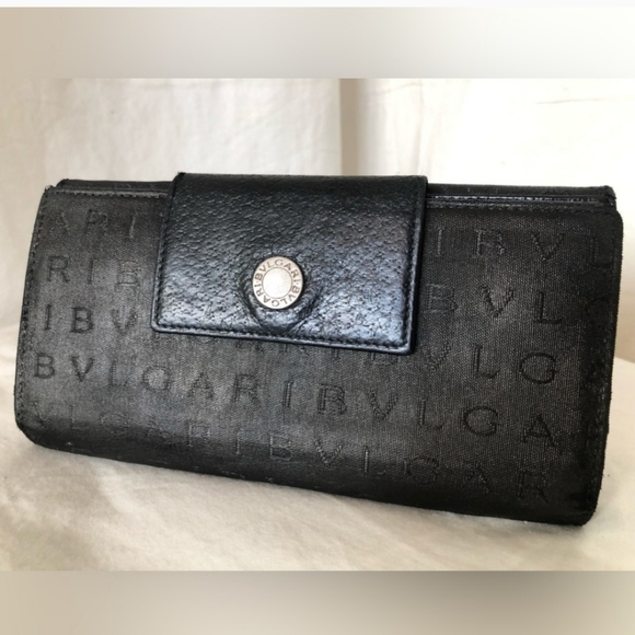 Bulgari trifold wallet-Newly restored authentic black Bulgari *HOST PICK* - Picture 15 of 15